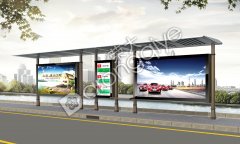 風雨中的公交候車亭